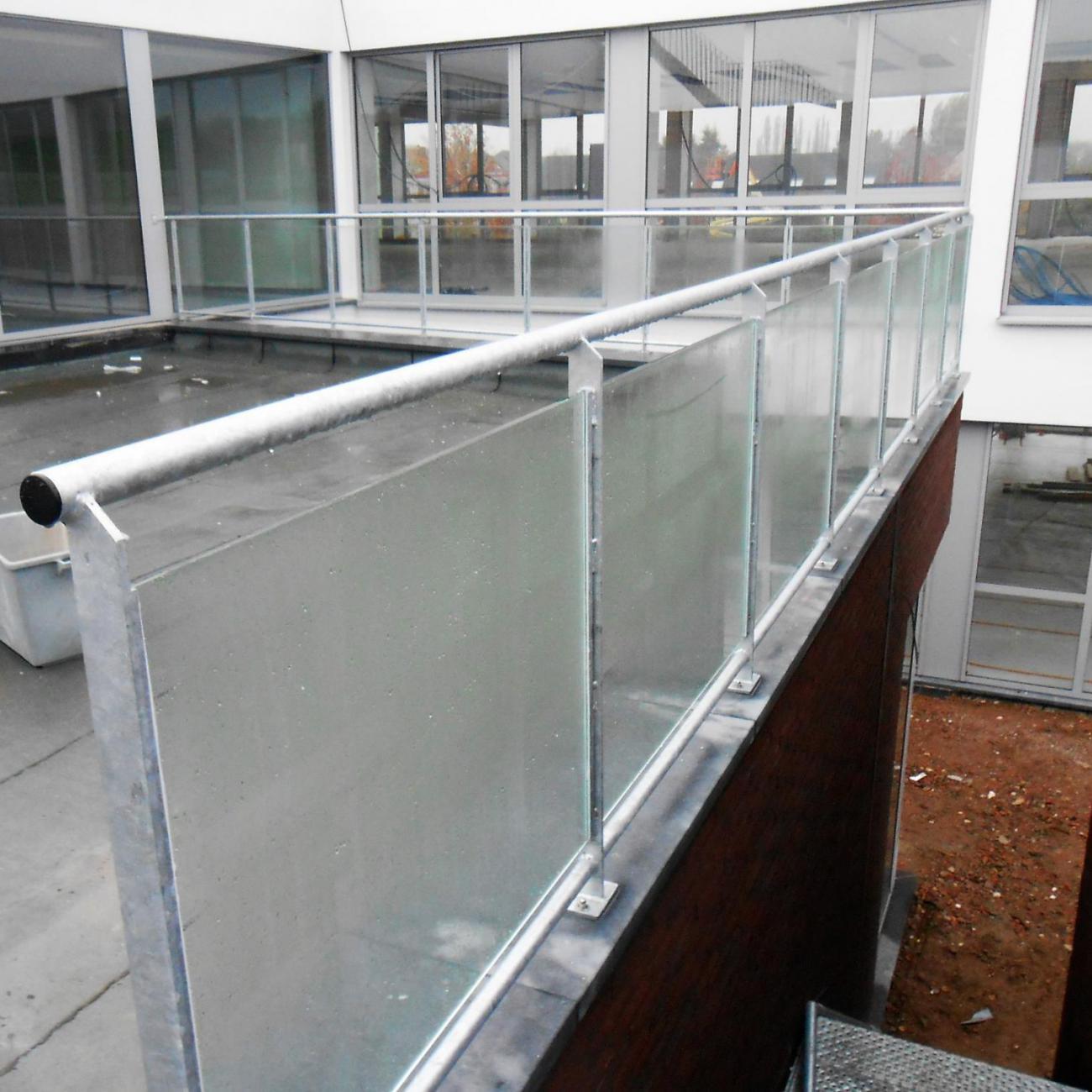 glazen buitenbalustrade
