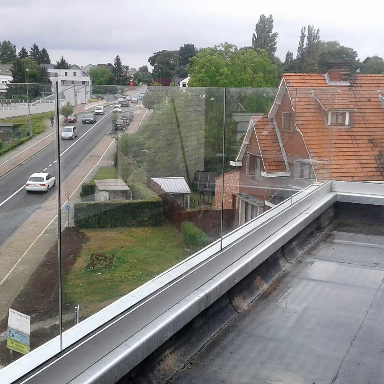 glazen terrasbalustrade