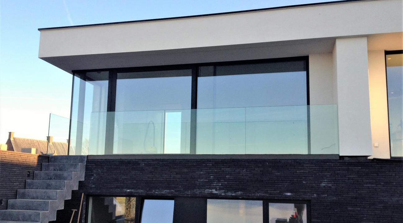 Glazen balustrade