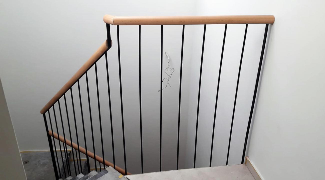 trapleuning afgewerkt met hout