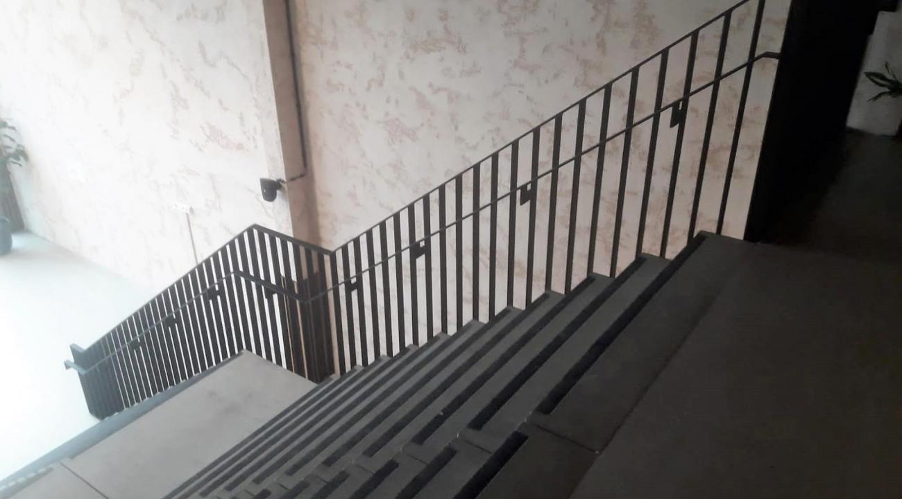 Stalen trapleuning